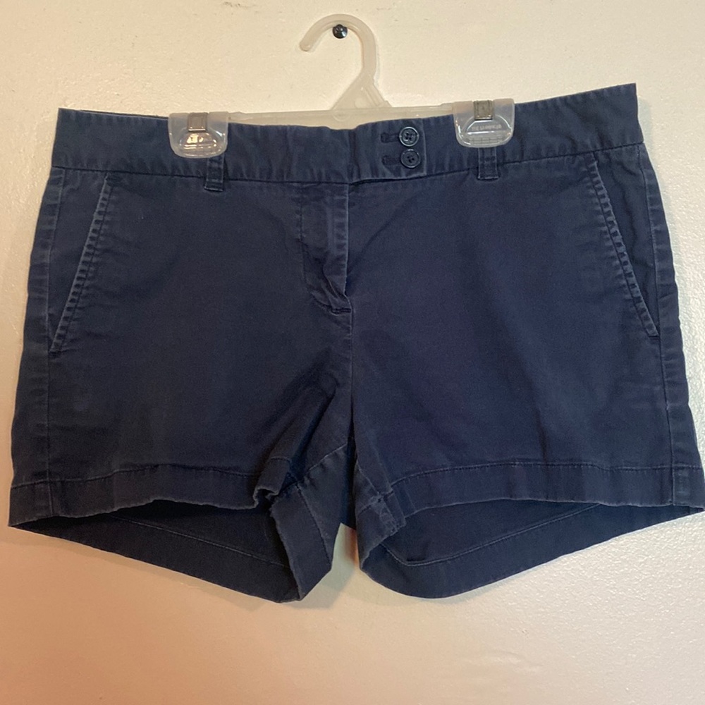 Dark blue Vineyard Vines shorts